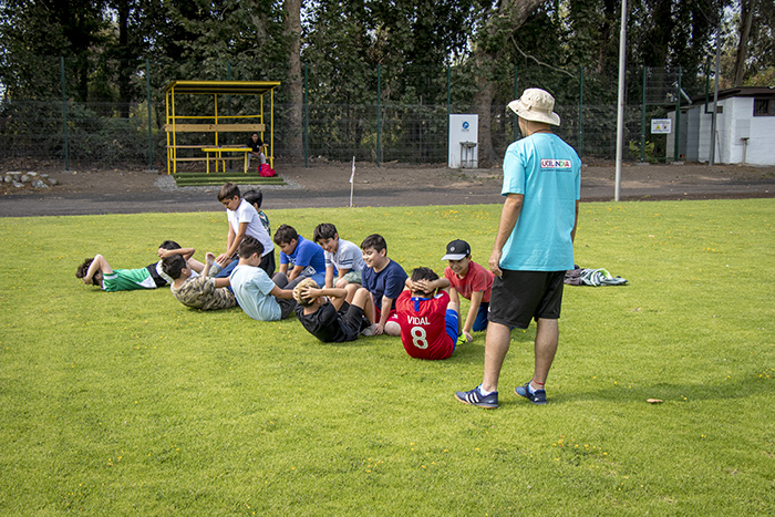Junto a CMPC y Club Deportivo Universidad Católica: Niños de la comuna disfrutan del verano en el Estadio Papelero