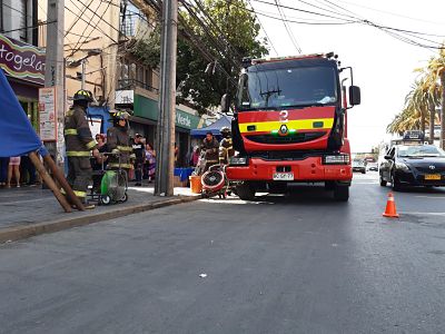 3 personas intoxicadas por extraña emanación en locales comerciales