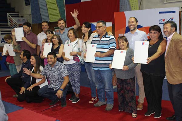 Vecinos de Puente Alto reciben 873 subsidios del Programa “Hogar Mejor”