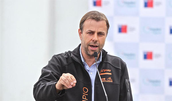 Alcalde Codina evalúa cerrar mall, cines y otros centros masivos