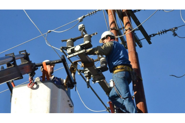 Vecinos denuncian cortes de cortes de luz en diversos sectores