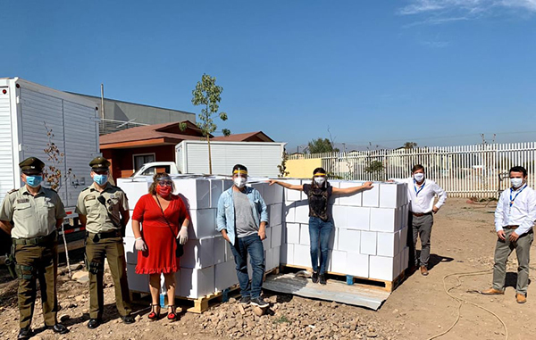 Organizaciones de Bajos de Mena van en ayuda de adultos mayores y vecinos cesantes