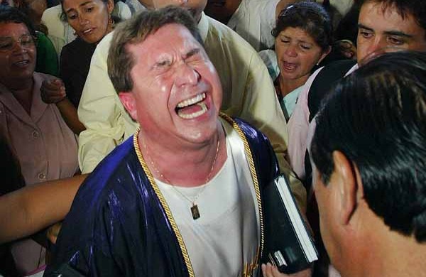 Arrendaron centro de evento: Pastor Cid lideró nuevo culto evangélico con más de 50 personas