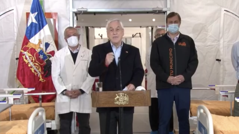 100 nuevas camas: Presidente Piñera inspecciona hospital modular Sótero del Río