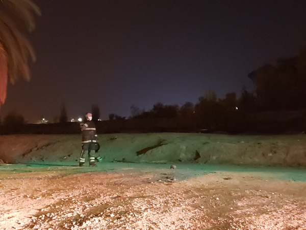 Bomberos de Puente Alto acudió a un incendio de pastizal y descubrió un cadáver