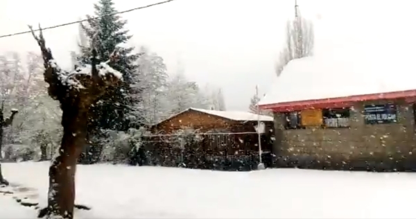 [VIDEOS] Vecinos registran nueva nevazón en el Cajón del Maipo