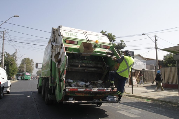 Alcalde da a conocer protocolo para cuidar de contagios COVID-19  a recolectores de basura