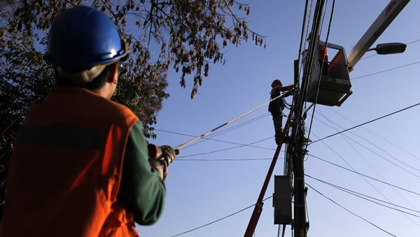 [Videos] Usuarios de varias comunas reportan masivo corte de energía eléctrica