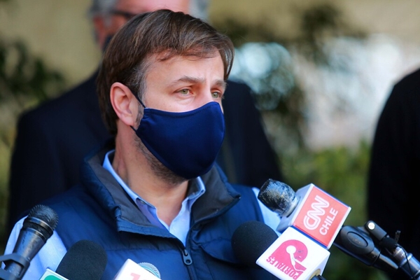 Alcalde Codina reacciona ante paso a transición y llama al autocuidado