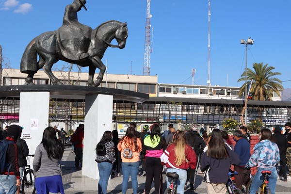 [Fotos] Manifestación en Plaza de Puente Alto por joven lanzado desde puente Pío Nono