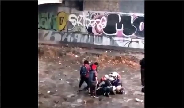 Menor cae al río Mapocho en medio de manifestaciones en Plaza Italia