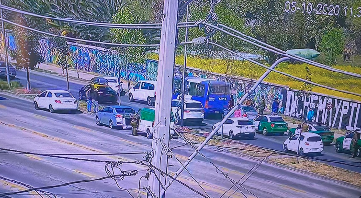 Persecución hasta La Pintana: Roban bus del Transantiago con pasajeros en su interior
