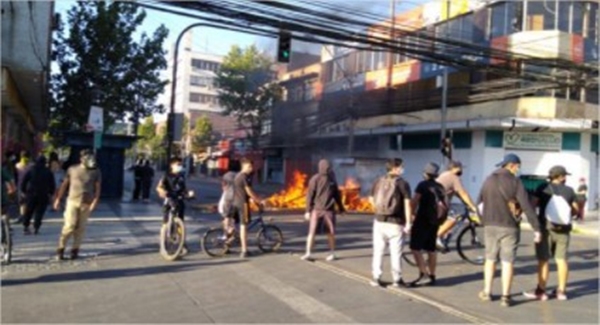 Llamado a protesta deriva en incidentes en Puente Alto