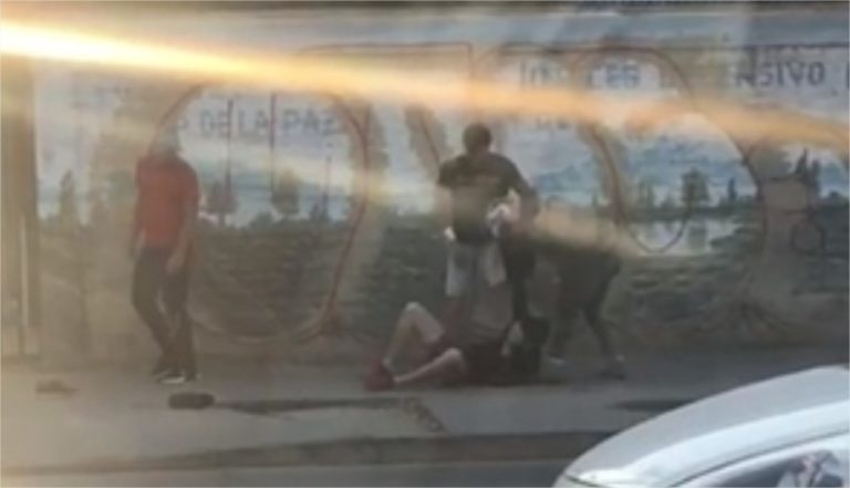 [Video]Brutal golpiza a sujeto en Puente Alto