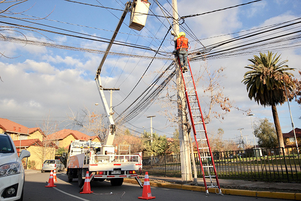 Recambio de luminarias LED presenta un 44% de avance en Puente Alto