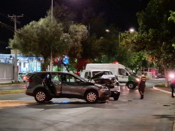 [Fotos] Delincuentes chocaron cuando huían en vehículo robado en Puente Alto