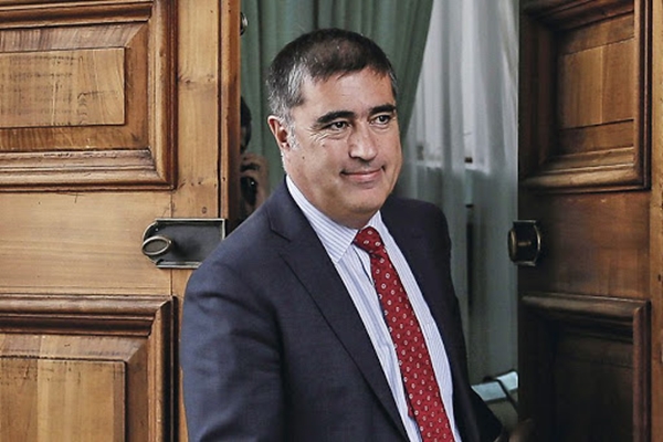 Renunció Ministro de Defensa Mario Desbordes