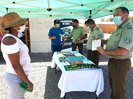 Carabineros entregan artículos de higiene y promueve Denuncia Segura
