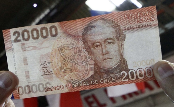 Delincuentes hacen circular billetes falsos en Puente Alto y Cajón del Maipo