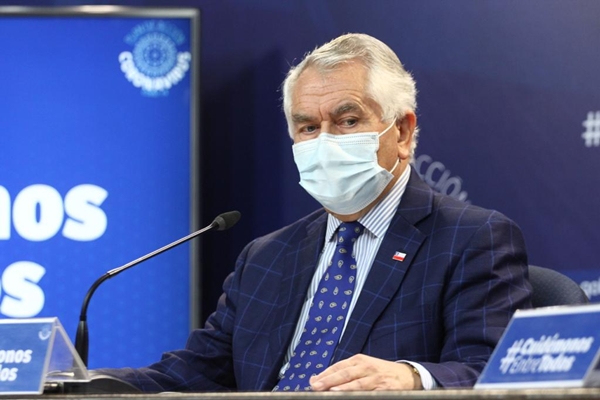 Ministro de Salud no descarta que la Región Metropolitana vuelva a cuarentena