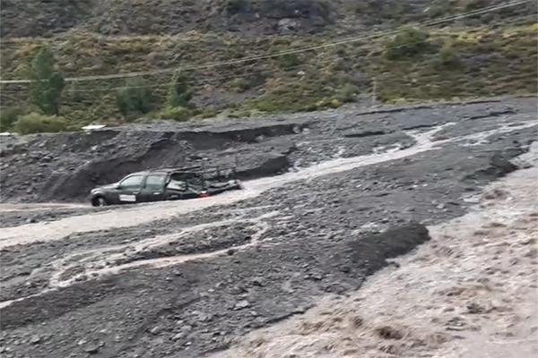 [Video] Cortes de caminos e intensa lluvia se registró en el Cajón del Maipo