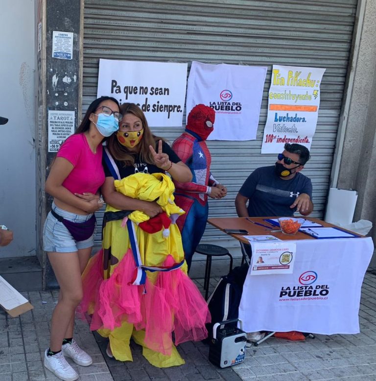 “Tía Pikachu” visitó Puente Alto en plena campaña para ser constituyente por el distrito 12