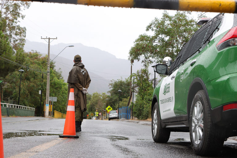 Minuto a Minuto: Múltiples cortes de ruta hacia San José de Maipo por aluviones