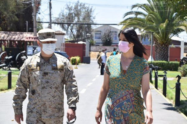Gobernadora visita Puesto de Mando de la Fuerza de Tarea “Bravo”