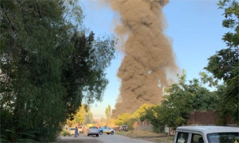Incendio de proporciones movilizó a bomberos en La Pintana