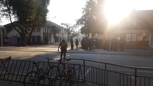 Enfrentamientos tras convocatoria a marcha en el centro de Puente Alto