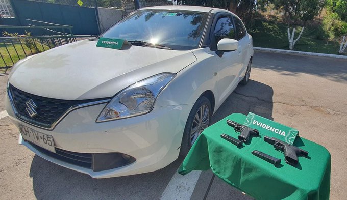 A punta de pistolas adolescentes asaltaron a chofer de Uber en Puente Alto