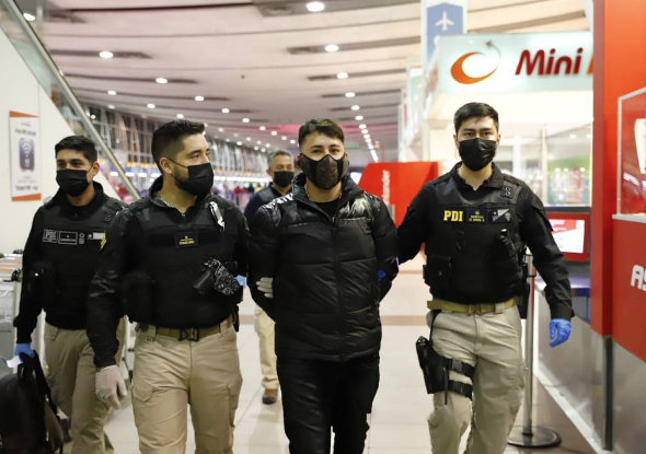 Cantante de trap Bayron Fire es detenido por robo con violencia
