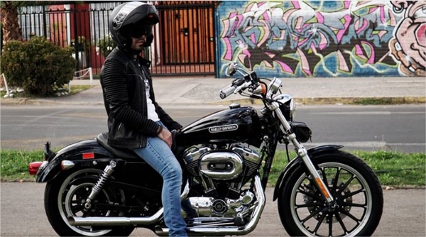 Puentealtino rifa su moto Harley Davidson
