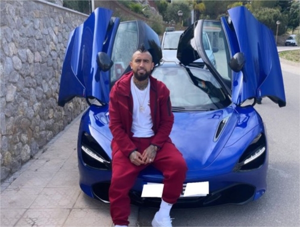 El Lujoso deportivo del “Rey Arturo” que fue bautizado como “El batimóvil del King”