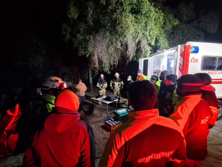 Bomberos rescata en zona precordillerana en Pirque a deportista
