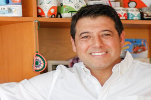 Oliver Mellado: “Seguiré reforzando el trabajo comunitario en mi segunda gestión”