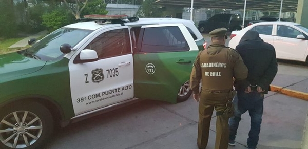 Robaron auto desde supermercado y fue recuperado a los minutos por carabineros