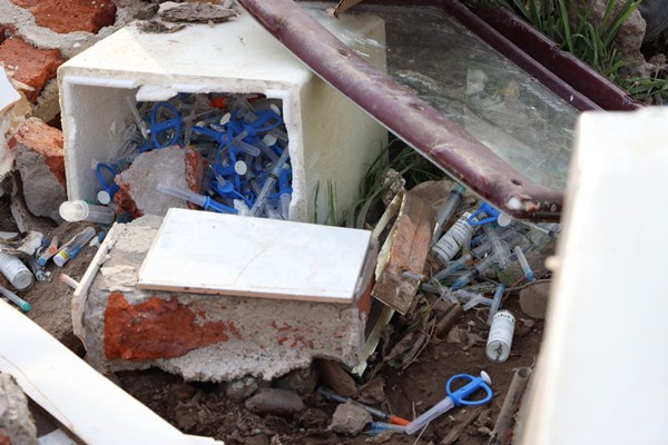 [Fotos] Preocupante hallazgo de residuos biológicos en Puente Alto