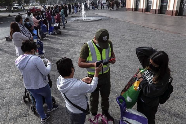Región Metropolitana: Toque de queda se mantiene a las 22:00 horas al avanzar a fase 3
