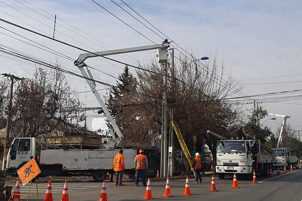 CGE activa plan de acción preventivo por sistema frontal que afectaría a Región Metropolitana