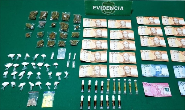 En furgón vendía drogas a domicilio en Puente Alto y San José de Maipo