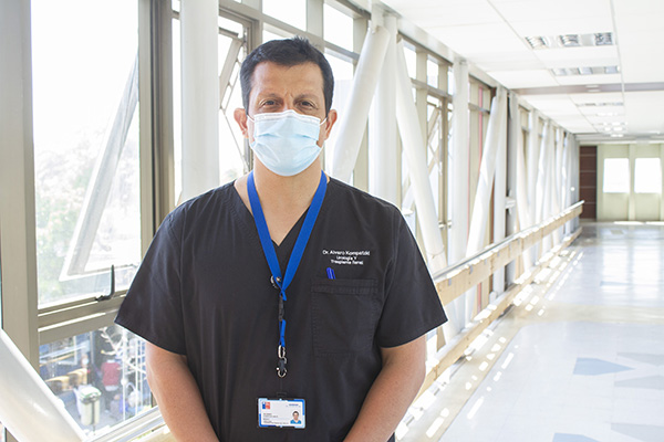 Dr. Álvaro Kompatzki: “Pese a la pandemia, no se ha detenido la donación de órganos en Chile”