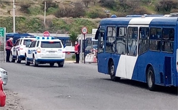 Trabajador es aplastado por bus en retroceso en terminal de Puente Alto