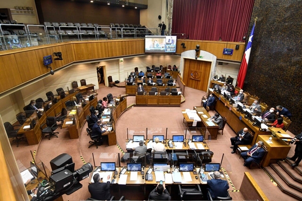 Senado rechaza idea de legislar cuarto retiro de AFP