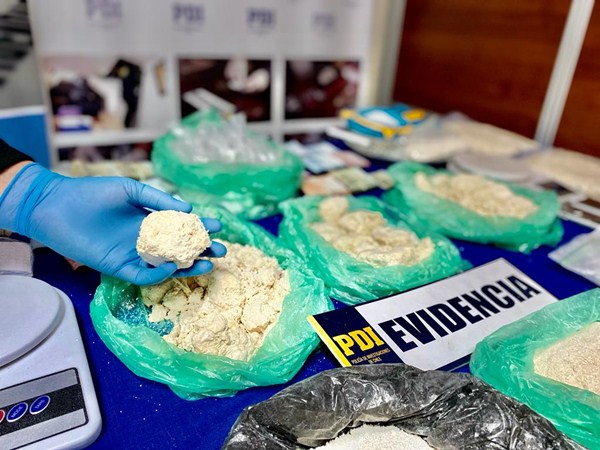 Dos detenidas asociadas a red de microtráfico en Puente Alto