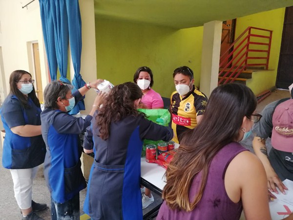Habilitan centro de acopio de ayuda para afectados del incendio en José de Maipo