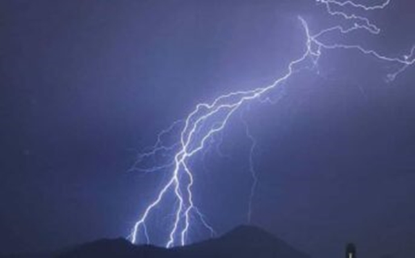 Anuncian tormentas eléctricas en la Precordillera y Cordillera de la Región Metropolitana