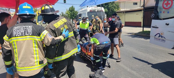 Chofer de camión colisionó a moto y se dio a la fuga