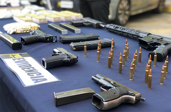 Organización criminal cae con gran tenencia de drogas y armas de guerra