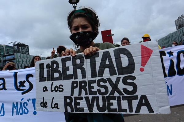 Presos de la revuelta: Anuncian el retiro inmediato de 139 querellas por Ley de Seguridad del  Estado 